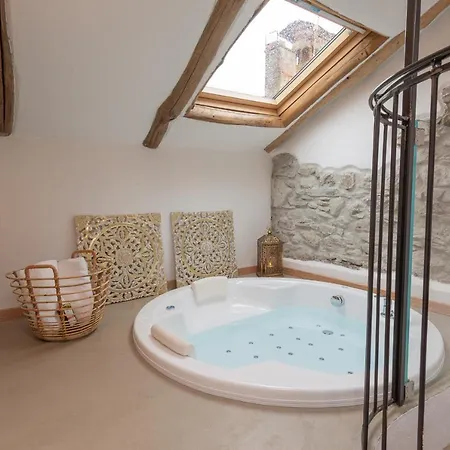 Tiny Loft With Jacuzzi Bellano