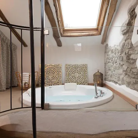 Apartman Tiny Loft With Jacuzzi *