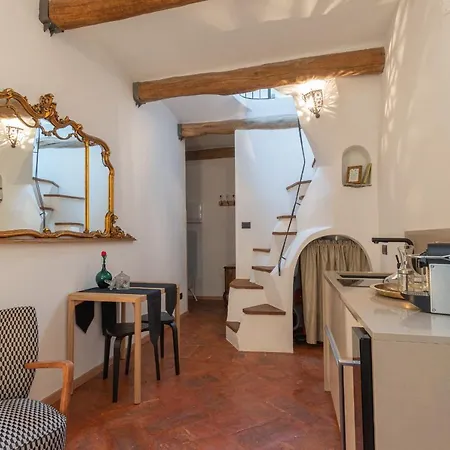Tiny Loft With Jacuzzi Bellano